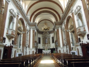 Chiesa San Pietro Belluno - veduta d'insieme dell'interno della chiesa - foto di Marta Azzalini