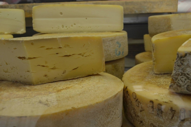 Degustazione di formaggi sul colle